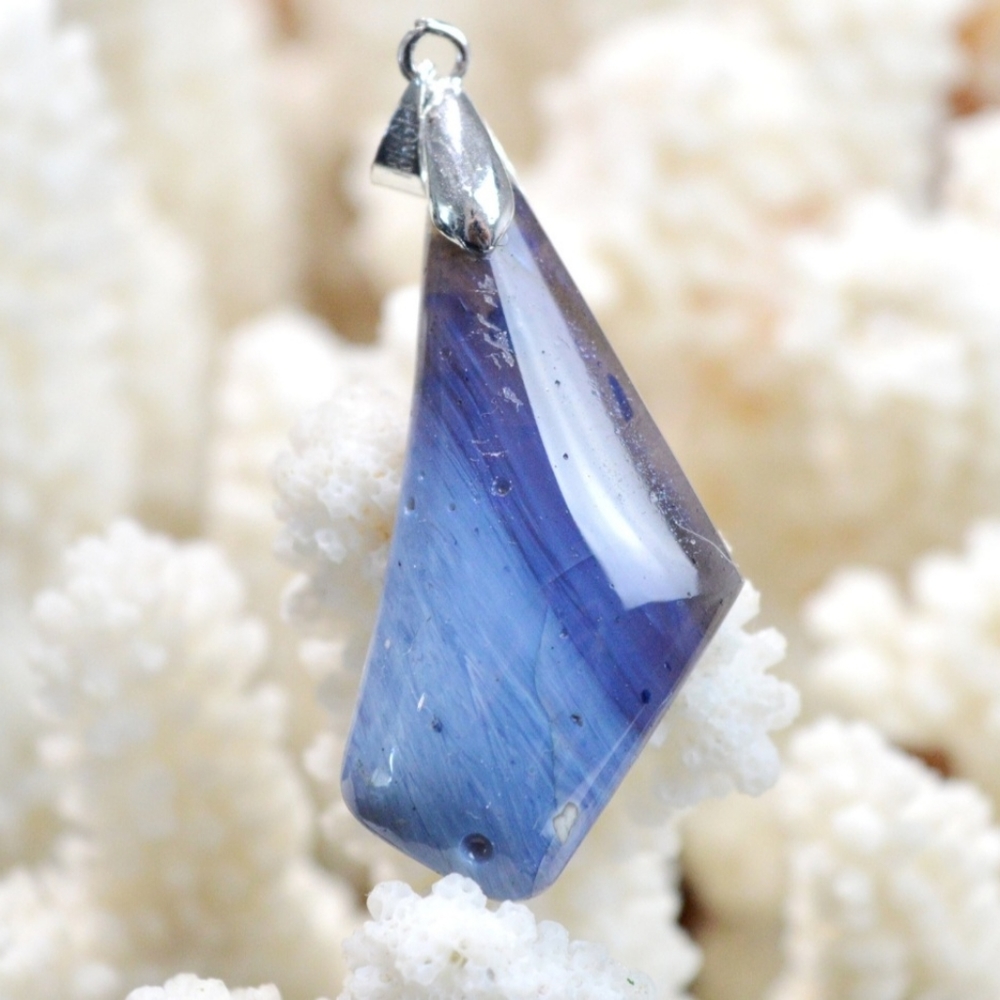 Blue lelang slag glass pendant with 18 inch chain